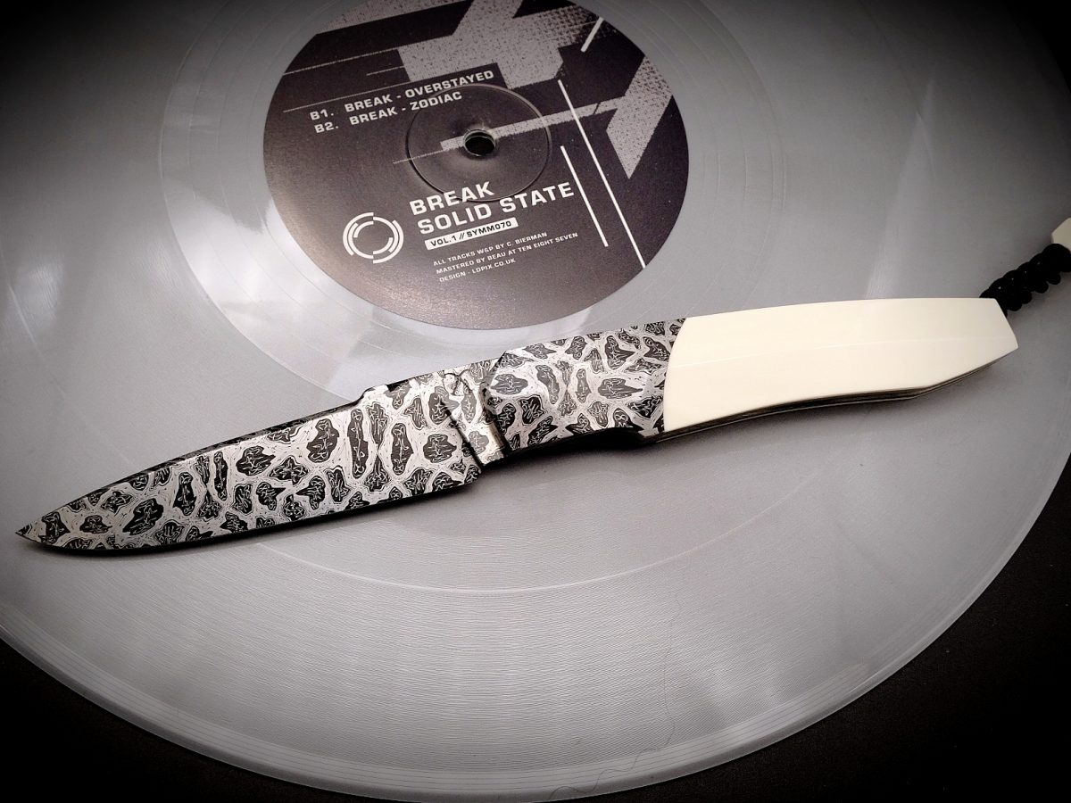 Typhon 2.0 mosaïque / mammouth blanc / visserie cachée